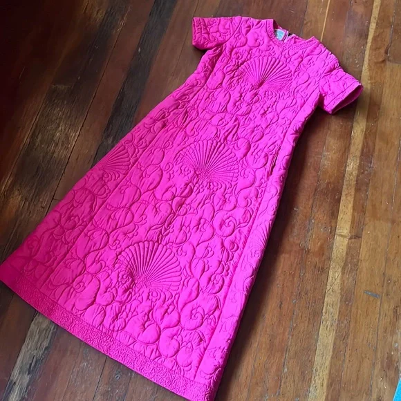 1960s Hot Pink Trapunto Quilted Dress - Picture 3 of 6